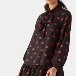 Kate Spade kisses neck tie dress